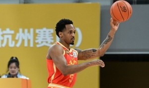 Baccarat Gaming-攻坚利器！小巴里-布朗14中6砍全场最高30分9助3断 罚球16中14