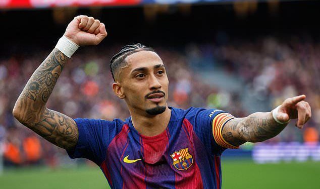 官方网站-拉菲尼亚戴帽，巴萨5-2大胜塞维利亚，领先皇马4分稳居西甲榜首