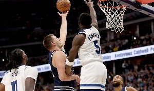 华子：约基奇令人难以置信 MVP的竞争真激烈 我们只能希望他投丢