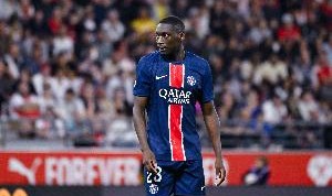 官方网站-泰晤士：热刺仍希望签前锋和中卫，但预计不会与巴黎谈穆阿尼